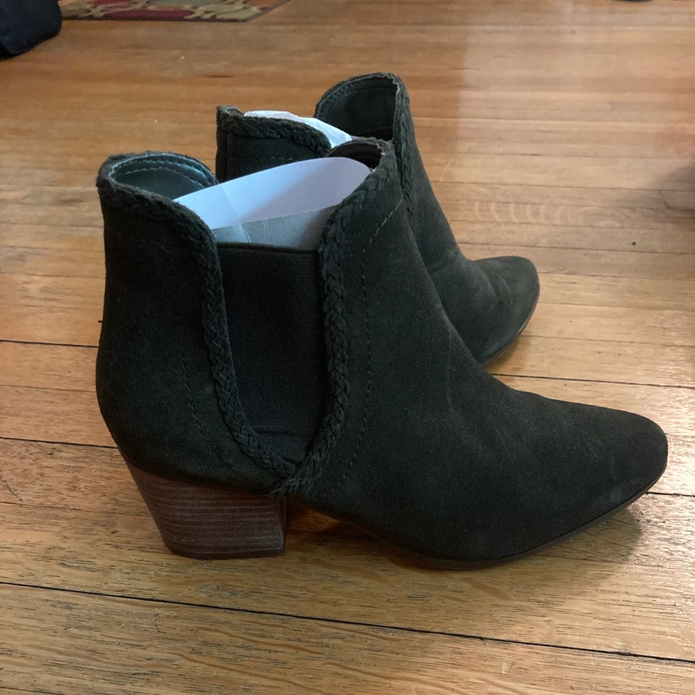 ALDO- olive green booties, size 8, NWOT